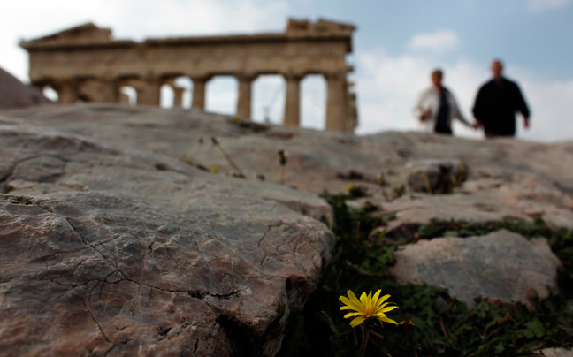 Λόγω βροχής πέφτουν τα βράχια της Ακρόπολης