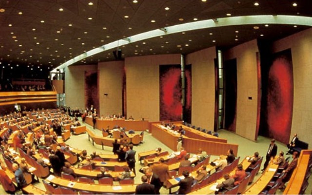 Την Τετάρτη στο Ολλανδικό Κοινοβούλιο η συμφωνία Ελλάδας – δανειστών