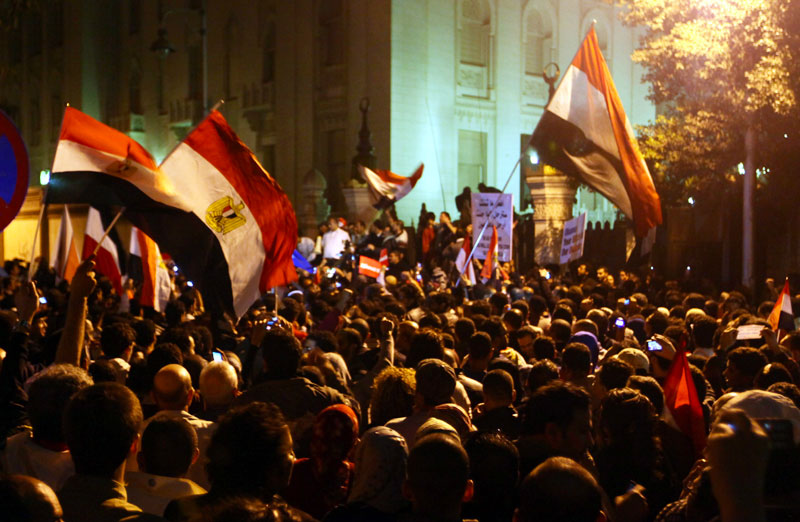 Αιγύπτιοι αψήφησαν την απαγόρευση κυκλοφορίας