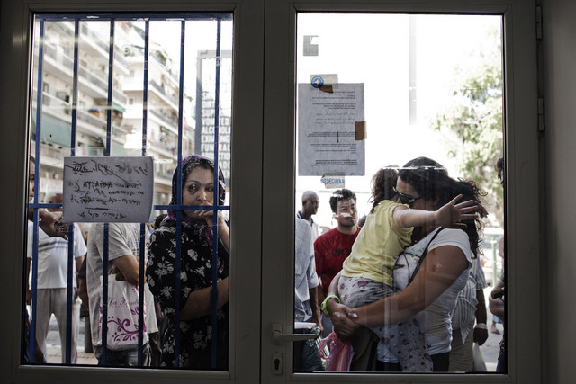 «Η ύφεση φέρνει σε απόγνωση τη μεσαία τάξη»