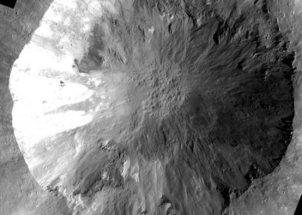 Ίχνη νερού ανακαλύφθηκαν στον αστεροειδή Εστία