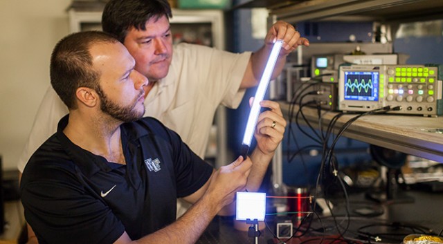Ερευνητές ανακαλύπτουν τον «πλαστικό» φωτισμό