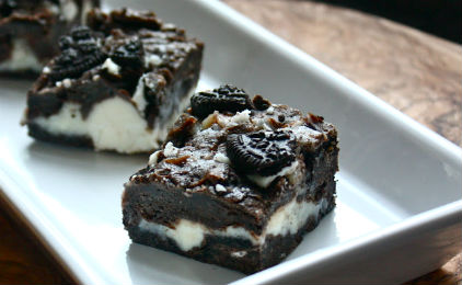 Cheesecake brownies με γεμιστά μπισκότα