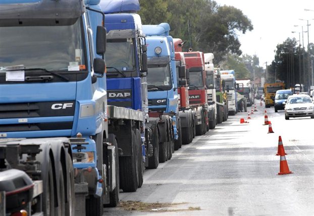 Απεργία διαρκείας προαναγγέλουν οι οδηγοί φορτηγών
