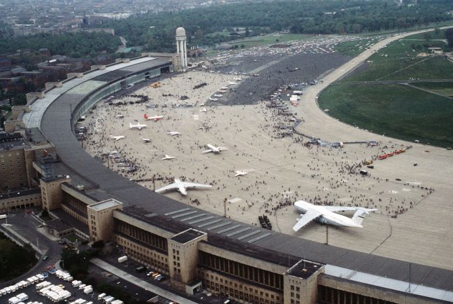 Αναβολή στη λειτουργία του νέου αεροδρομίου του Βερολίνου