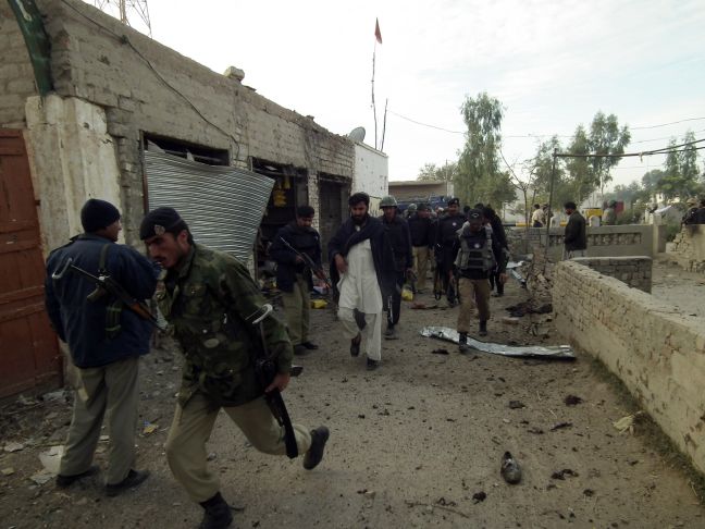 Βομβιστική επίθεση με ρουκέτες στο Πακιστάν