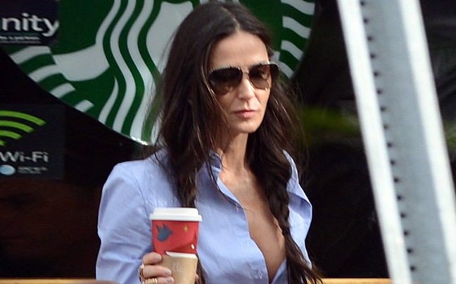 Δεν τη θέλουν τα toyboys την Demi Moore