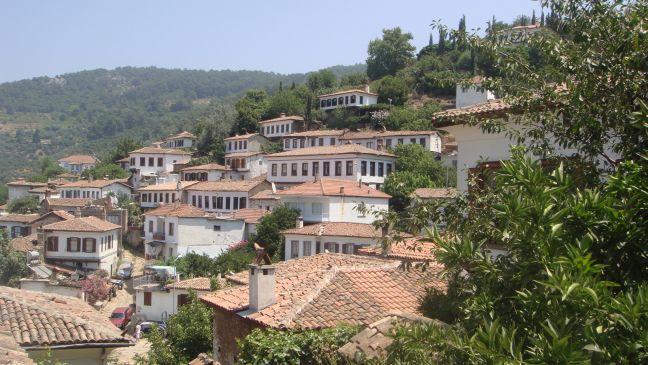 Τουριστική «έκρηξη» ενόψει… καταστροφής