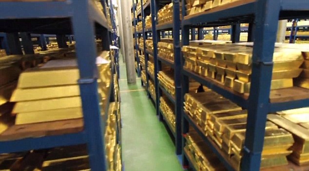 Γερμανός ιστορικός προτείνει να αποζημιωθεί η Ελλάδα με ράβδους χρυσού!