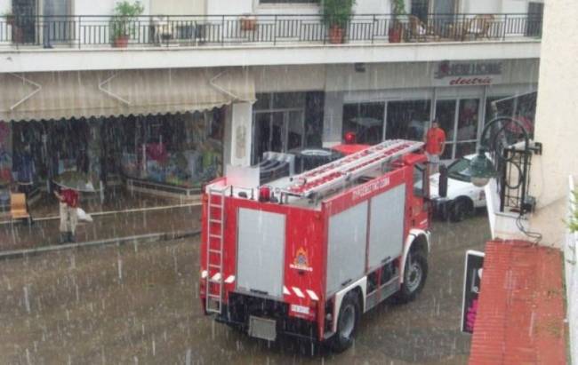 Τρέχει και δεν φτάνει η πυροσβεστική στην Αττική