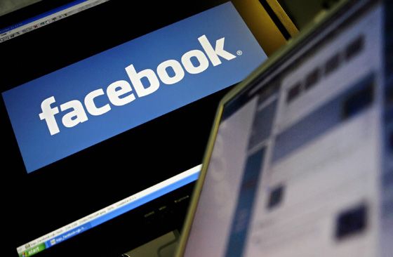 Νεανική συμμορία κανόνιζε τις κλοπές μέσω Facebook