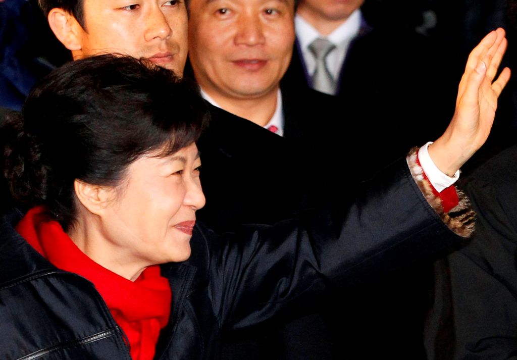 Χαμηλοί τόνοι από τη νέα πρόεδρο της Ν. Κορέας
