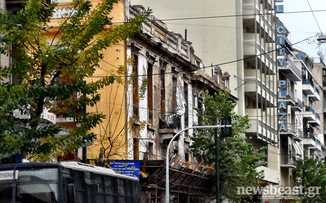 Αστυνομική έφοδος στη «βίλα Αμαλίας»