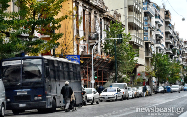 Στις επτά οι προσαγωγές στη «βίλα Αμαλίας»