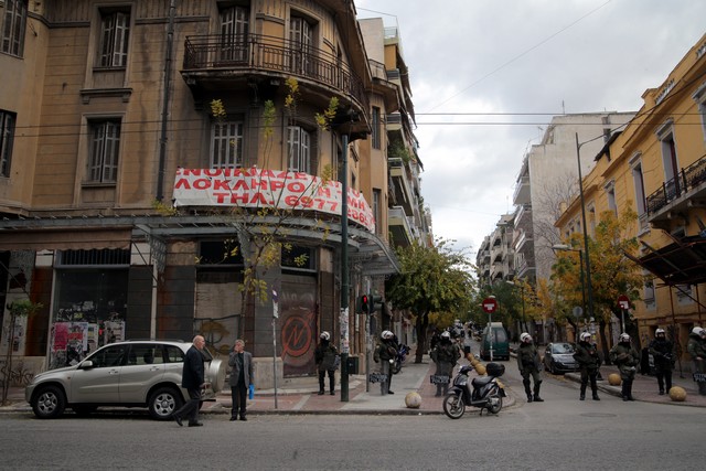 Ελεύθεροι οι δέκα από τους συλληφθέντες στη Βίλα Αμαλία