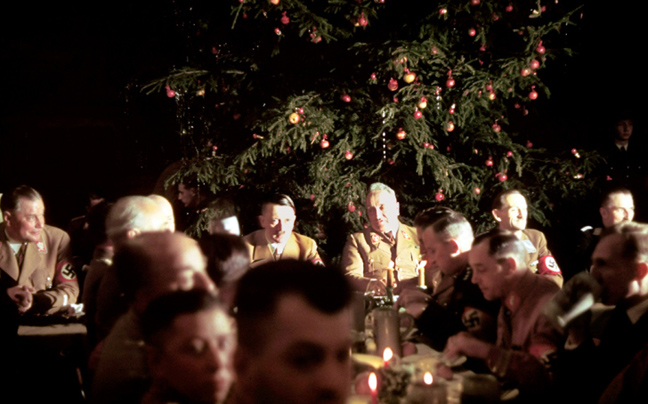 Το χριστουγεννιάτικο πάρτι των Ναζί εν μέσω πολέμου