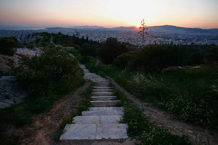 Τα θύματα της κρίσης στις σπηλιές του Φιλοπάππου