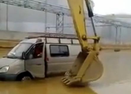Τα κάνει όλα και συμφέρει…