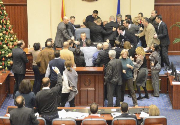Κοινοβουλευτικό μποϊκοτάζ της αντιπολίτευσης στα Σκόπια