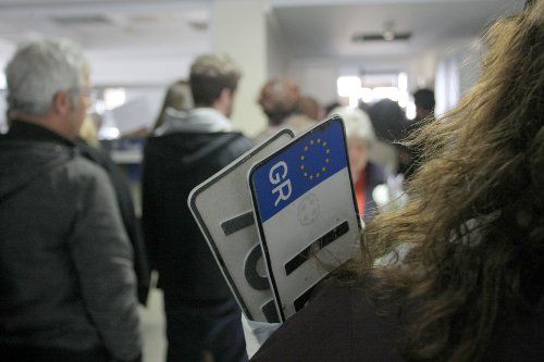 Σχεδόν 4.000 οδηγοί κατέθεσαν πινακίδες