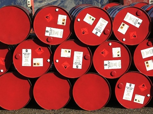 Βρήκαν 4.500 λίτρα πετρελαίου σε σπίτι στρατιωτικού