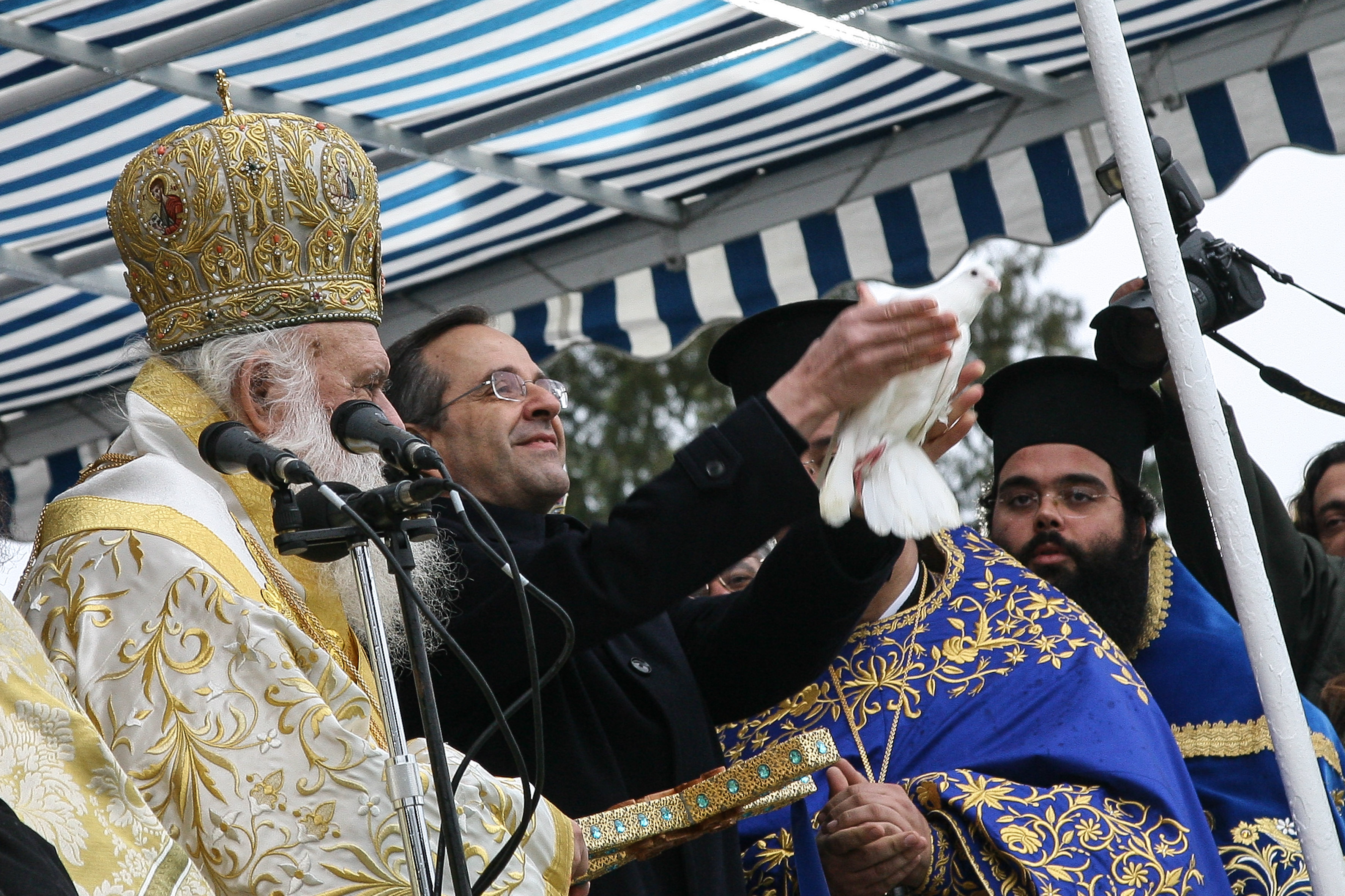 Παρουσία του Α.Σαμαρά ο Αγιασμός των Υδάτων στον Πειραιά