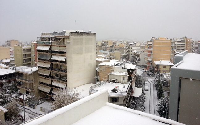 «Ντύθηκε» στα λευκά το Μενίδι