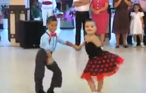 Εδώ είναι το καλό Dancing