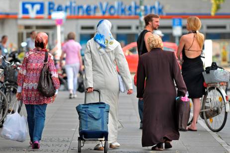 Οι μετανάστες αυξάνουν τον πληθυσμό της Γερμανίας