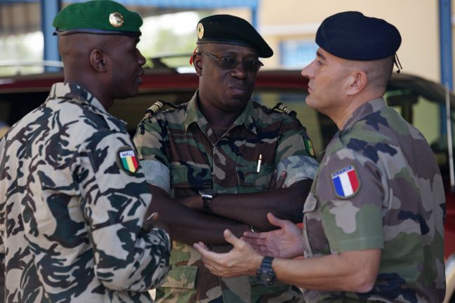 Η Γαλλία θα στείλει 2.500 στρατιώτες στο Μάλι