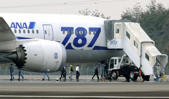 Πρόβλημα στον αέρα για Boeing 787