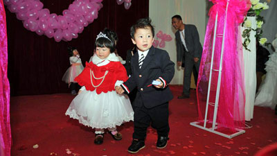 Στην Κίνα παντρεύουν τα&#8230; νήπια