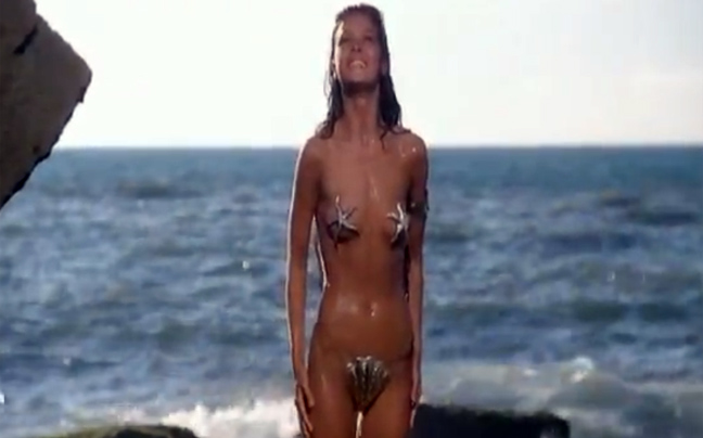 Το «γυμνό» ντεμπούτο της Catherine Zeta Jones