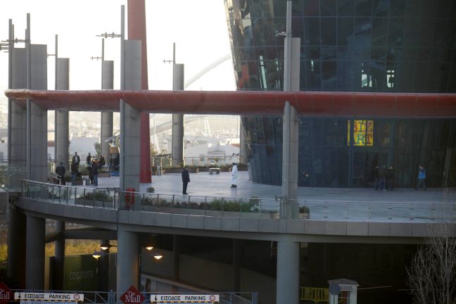 Τέσσερα άτομα δείχνουν οι κάμερες στο Mall