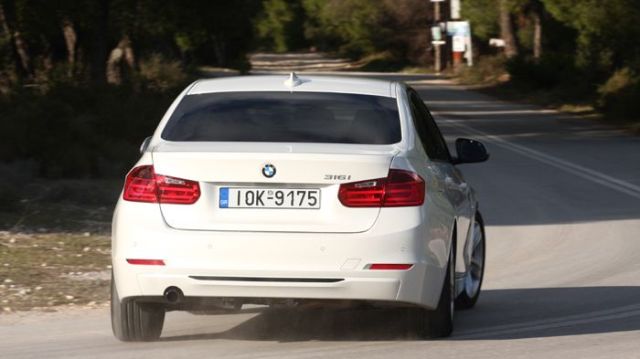 Η BMW 316i δεν συμβιβάζεται