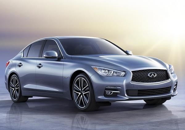 Ντεμπούτο για το Infiniti Q50