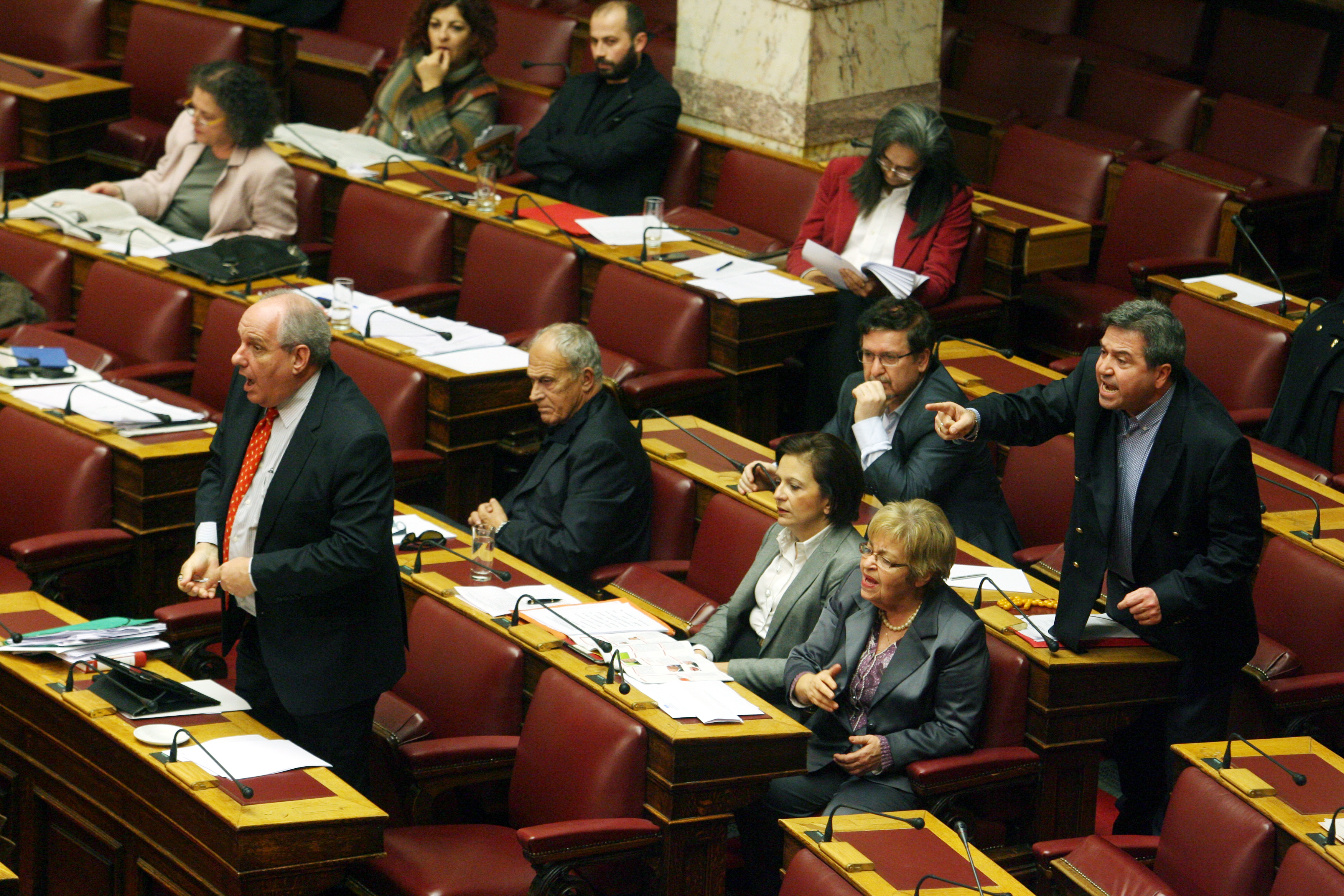 Καπερνάρος και Μελάς υποψήφιοι για Αθήνα και Πειραιά
