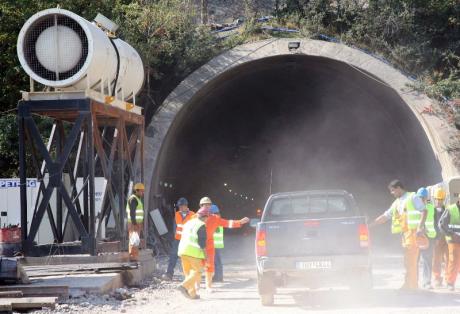 Απόσυρση των «πρόχειρων» διατάξεων για τα δημόσια έργα ζητά το ΤΕΕ