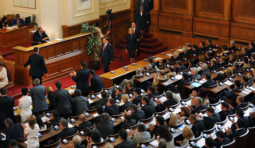 Η βουλγαρική Βουλή απέρριψε την πρόταση μομφής κατά της κυβέρνησης