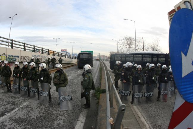 «Ψυχροί εκτελεστές της Δημοκρατίας ΝΔ-ΠΑΣΟΚ-ΔΗΜΑΡ»