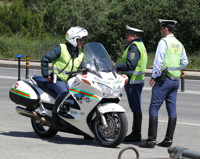 Σε χαράδρα έπεσε το λεωφορείο στην Πορτογαλία