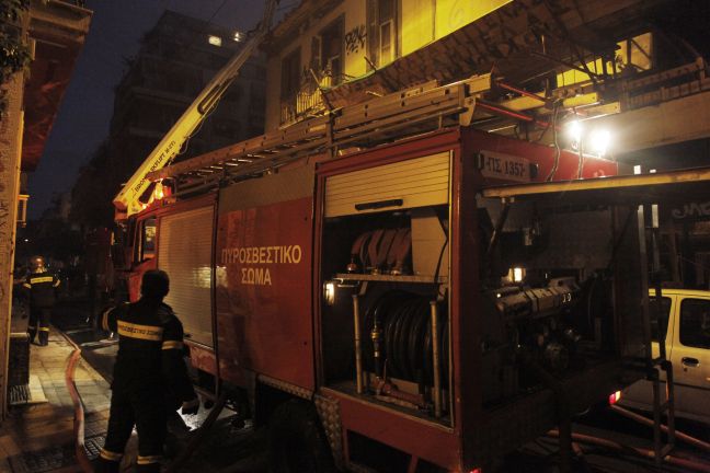 Φωτιά μετά από έκρηξη σε κέντρο διασκέδασης στην Κρήτη