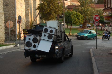 Έχασε τα κλιματιστικά από τον… παλιατζή
