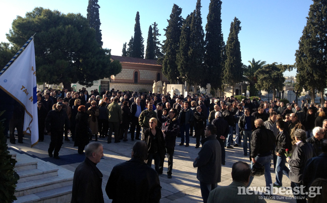 Στην ασφάλεια 22χρονος για πυροβολισμούς στην κηδεία του Ντερτιλή