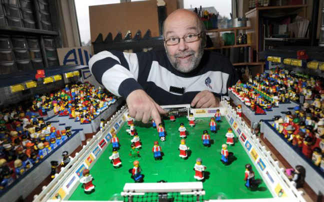Ένας 55χρονος εθισμένος στα… Lego