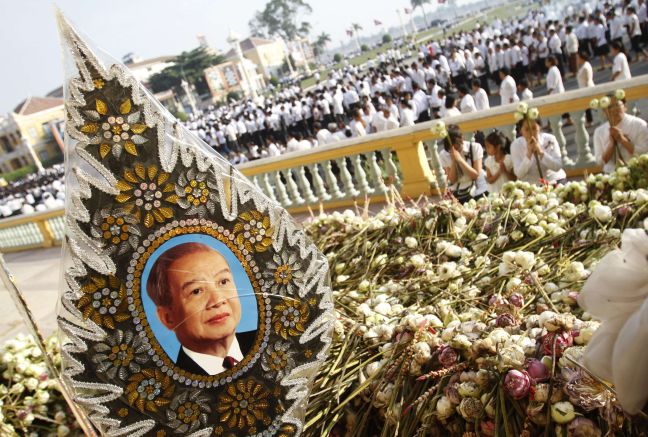 Αποτεφρώνεται η σορός του βασιλιά της Καμπότζης