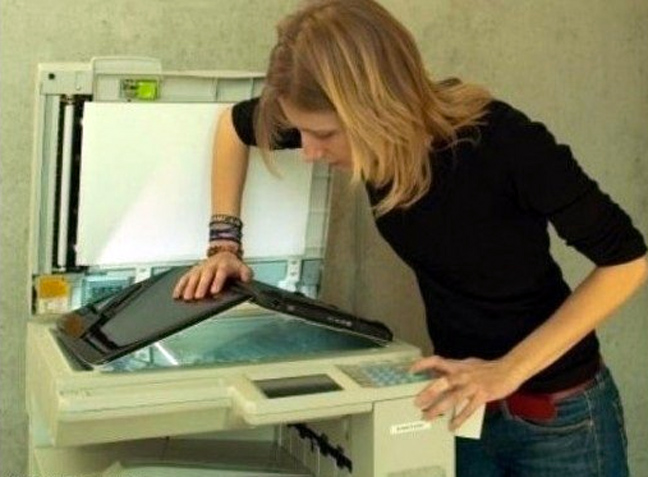 Πότισε το ξανθό