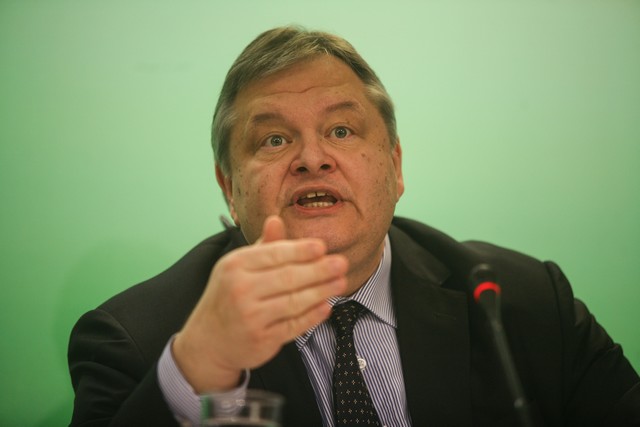 «Το ΠΑΣΟΚ δεν είναι η ουρά, είναι η γάτα…»