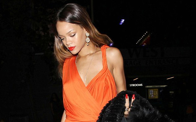 Ολομόναχη η Rihanna την ημέρα των ερωτευμένων