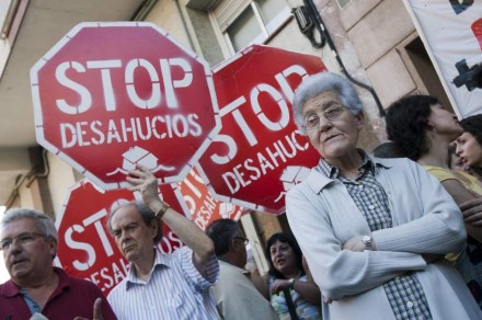 Οι Ισπανοί φωνάζουν «στοπ στις εξώσεις»